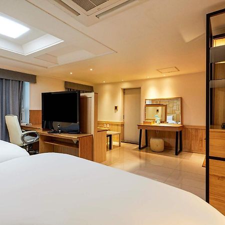 I.Y Hotel スウォン エクステリア 写真