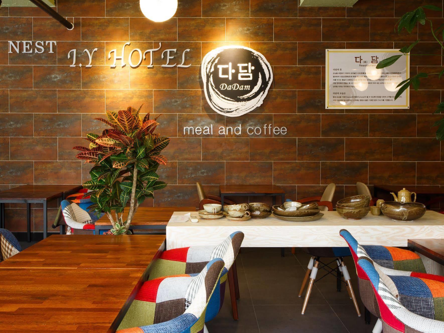 I.Y Hotel スウォン エクステリア 写真