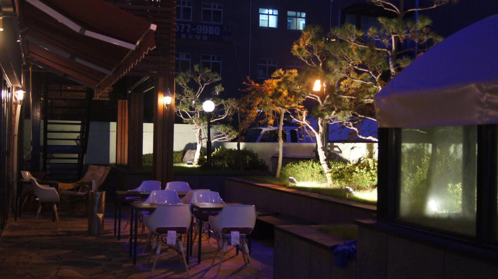 I.Y Hotel スウォン エクステリア 写真