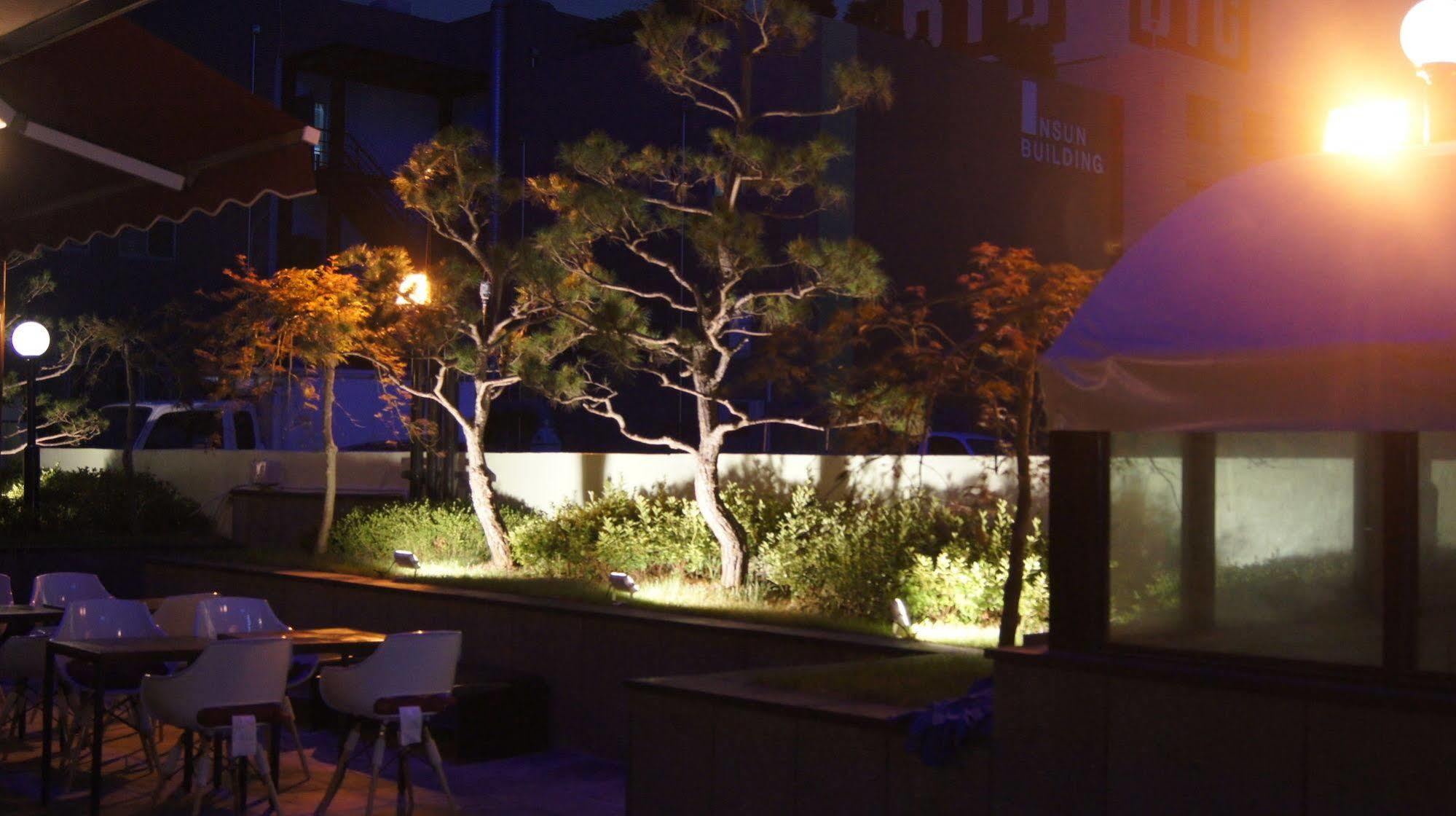 I.Y Hotel スウォン エクステリア 写真