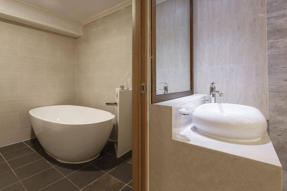 I.Y Hotel スウォン エクステリア 写真