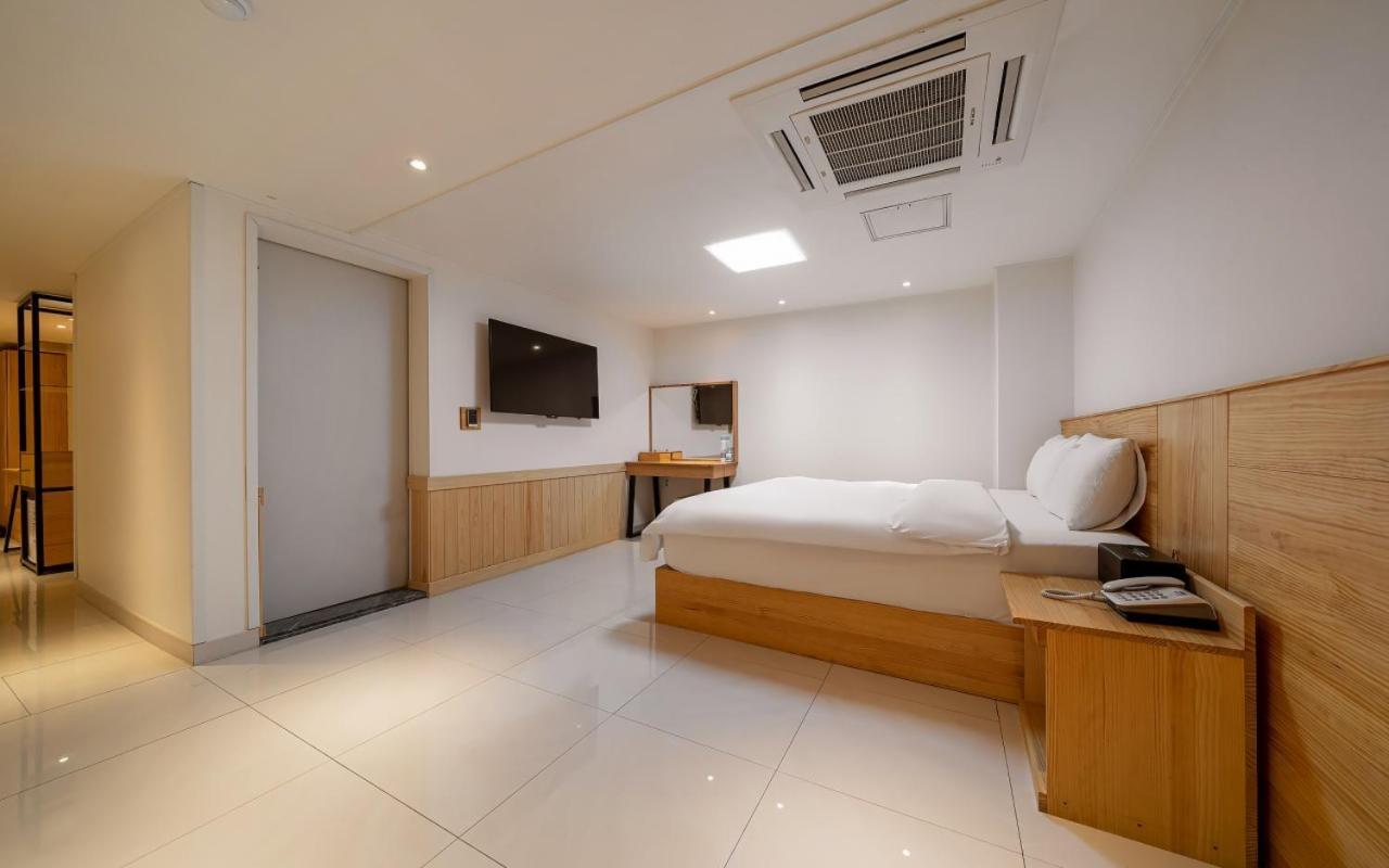 I.Y Hotel スウォン エクステリア 写真