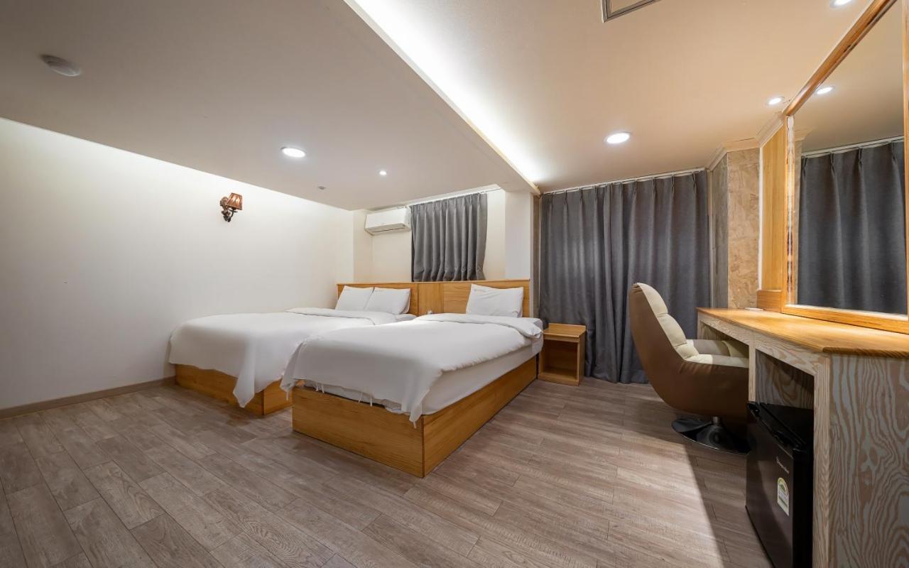 I.Y Hotel スウォン エクステリア 写真