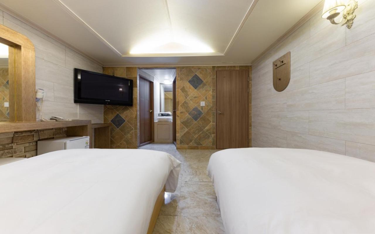 I.Y Hotel スウォン エクステリア 写真