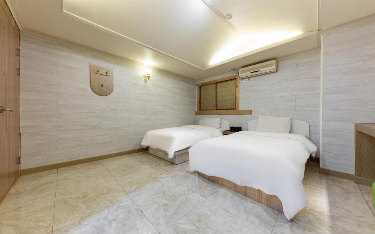 I.Y Hotel スウォン エクステリア 写真